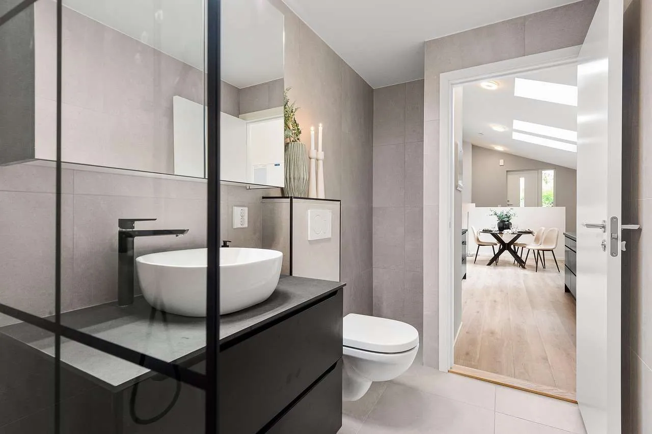 Small Bathroom Ideas: Smart, Space-Saving Solutions